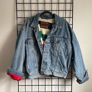 Vintage Levi’s Hudson Bay blanket lined reversible trucker jacket, size L